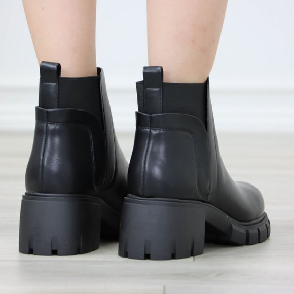 Black Ankle Boots Chunky Lug Block Heel  Synthetic Leather Round Toe - Picture 6 of 13